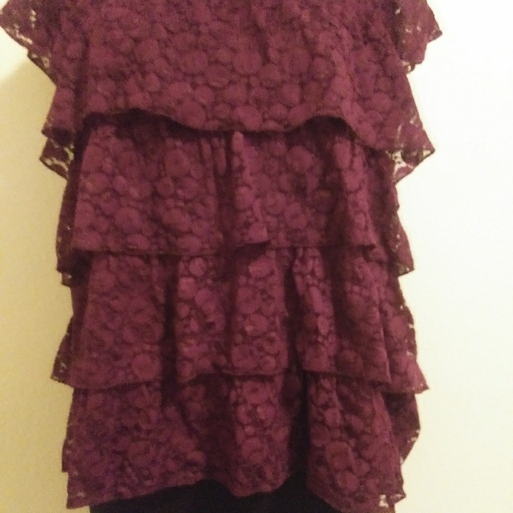 Apt 9 top